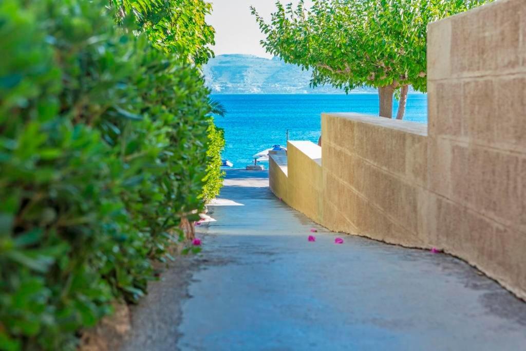 Haraki Mare Studios Beach Front Екстериор снимка