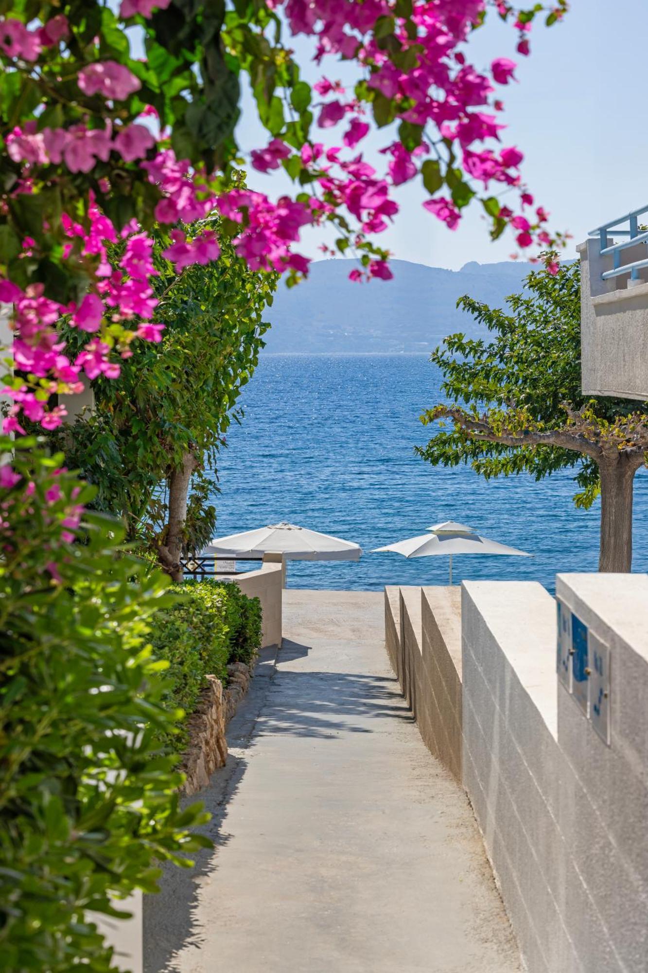 Haraki Mare Studios Beach Front Екстериор снимка