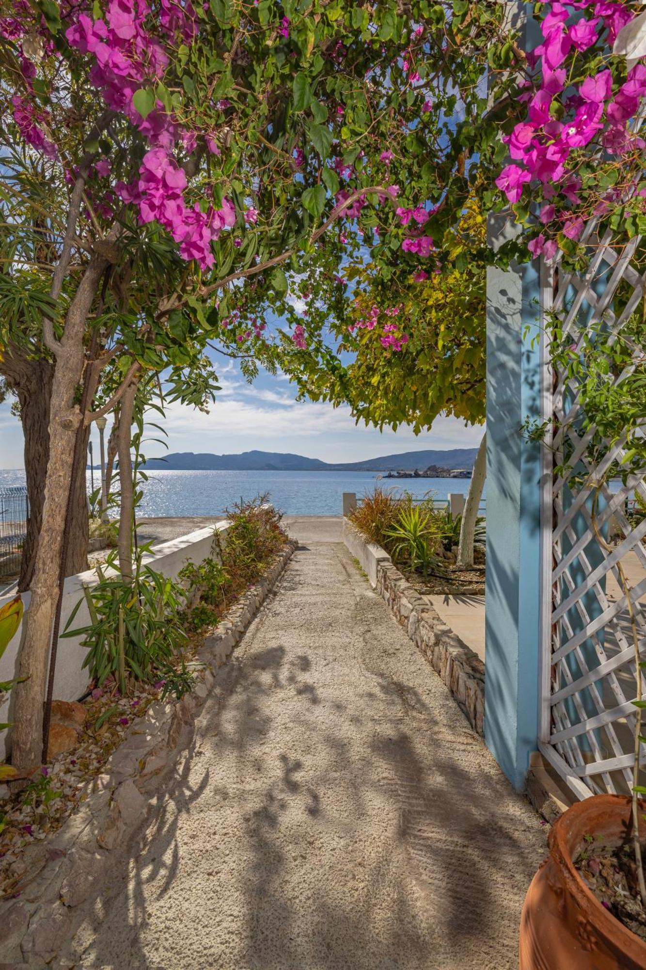 Haraki Mare Studios Beach Front Екстериор снимка